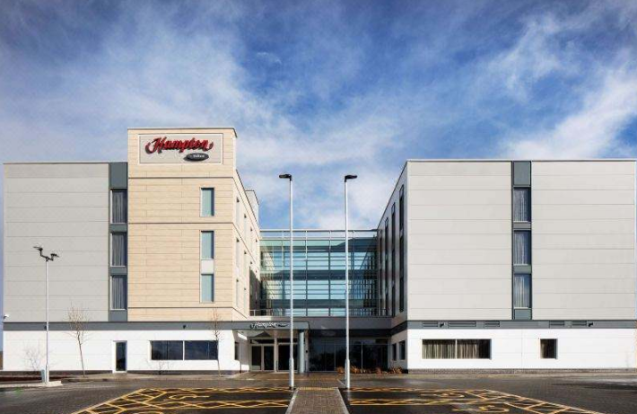 《彩虹多多在全球》系列报道之一——英国布里斯托机场希尔顿欢朋酒店